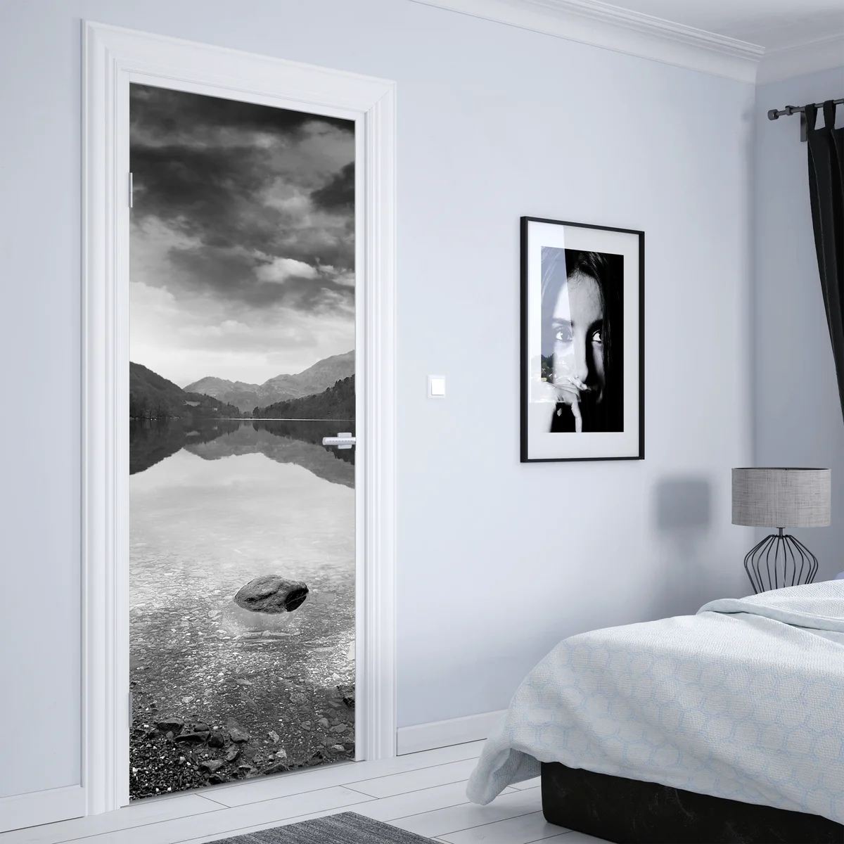 Türaufkleber ruhiger bergsee mit spiegelung Türaufkleber ruhiger bergsee mit spiegelung