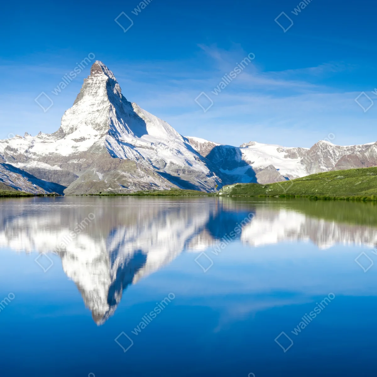 Leinwandbild majestätische bergspiegelung über alpensee Leinwandbild majestätische bergspiegelung über alpensee