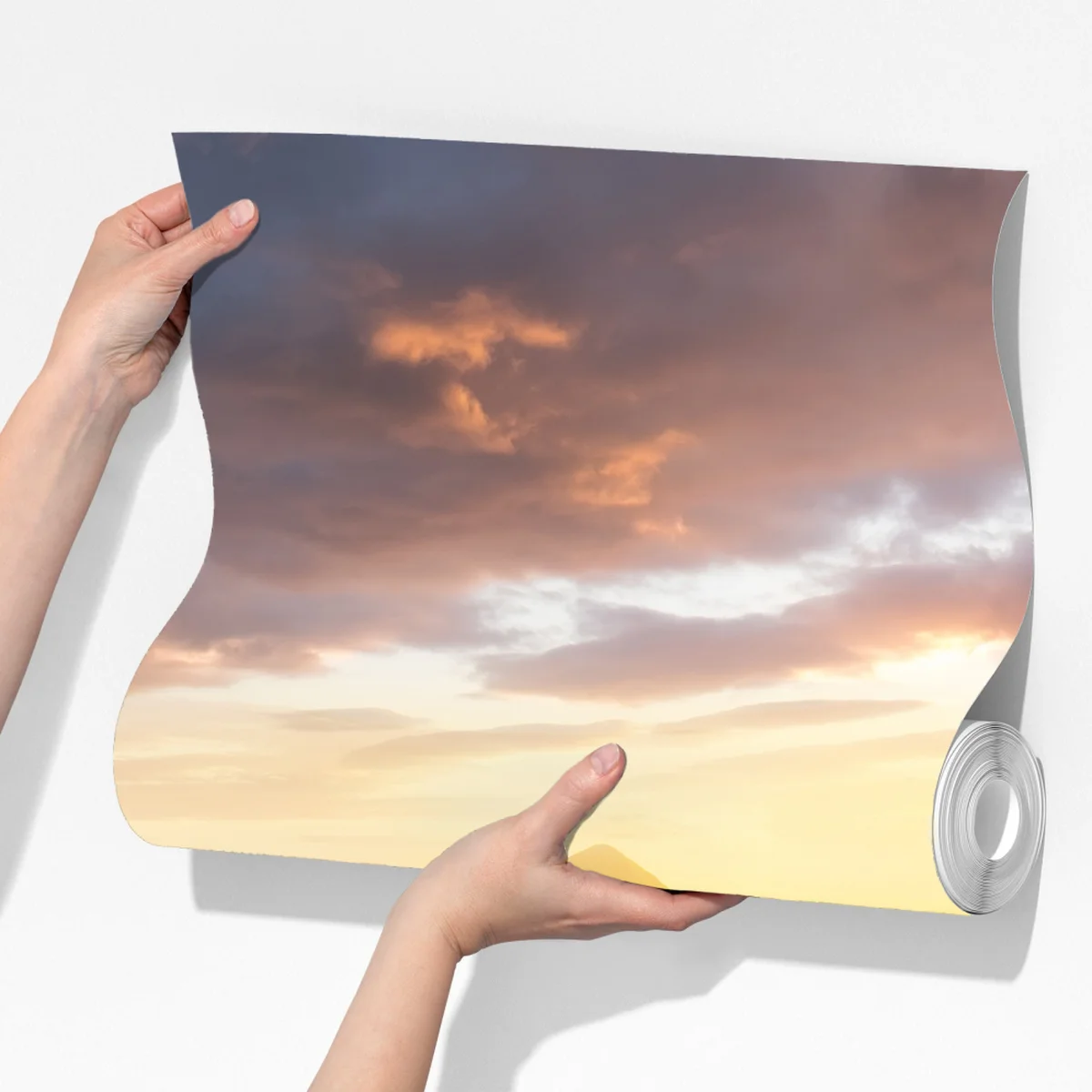 Fototapete sonnige bergwiese bei sonnenaufgang Fototapete sonnige bergwiese bei sonnenaufgang