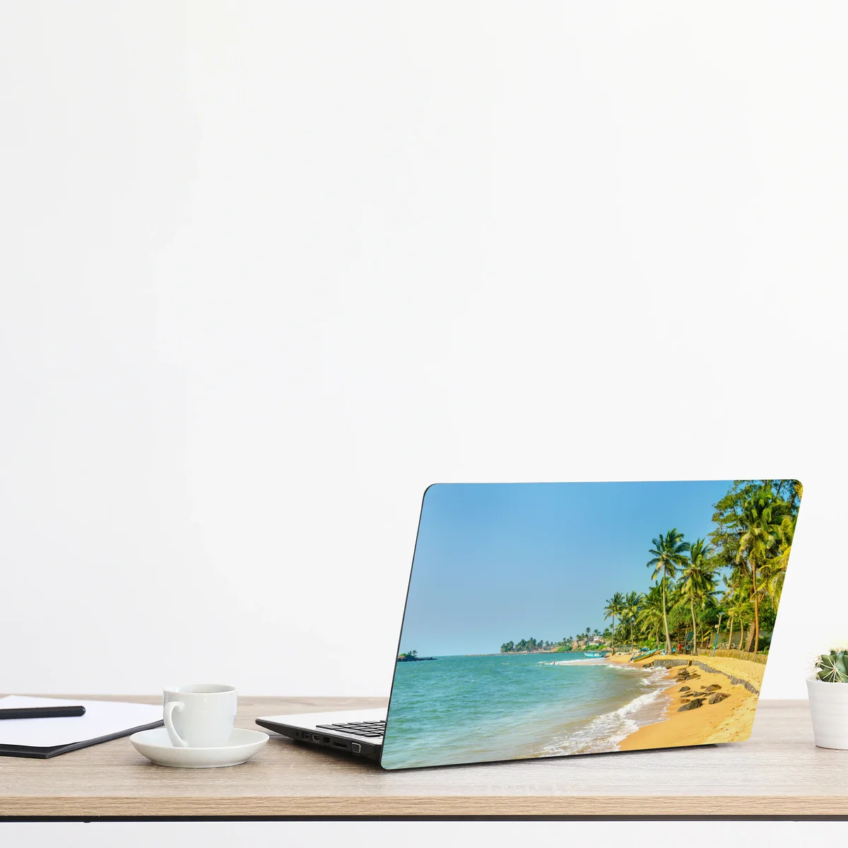 Naklejka na laptopa tropikalna plaża z palmami Naklejka na laptopa tropikalna plaża z palmami