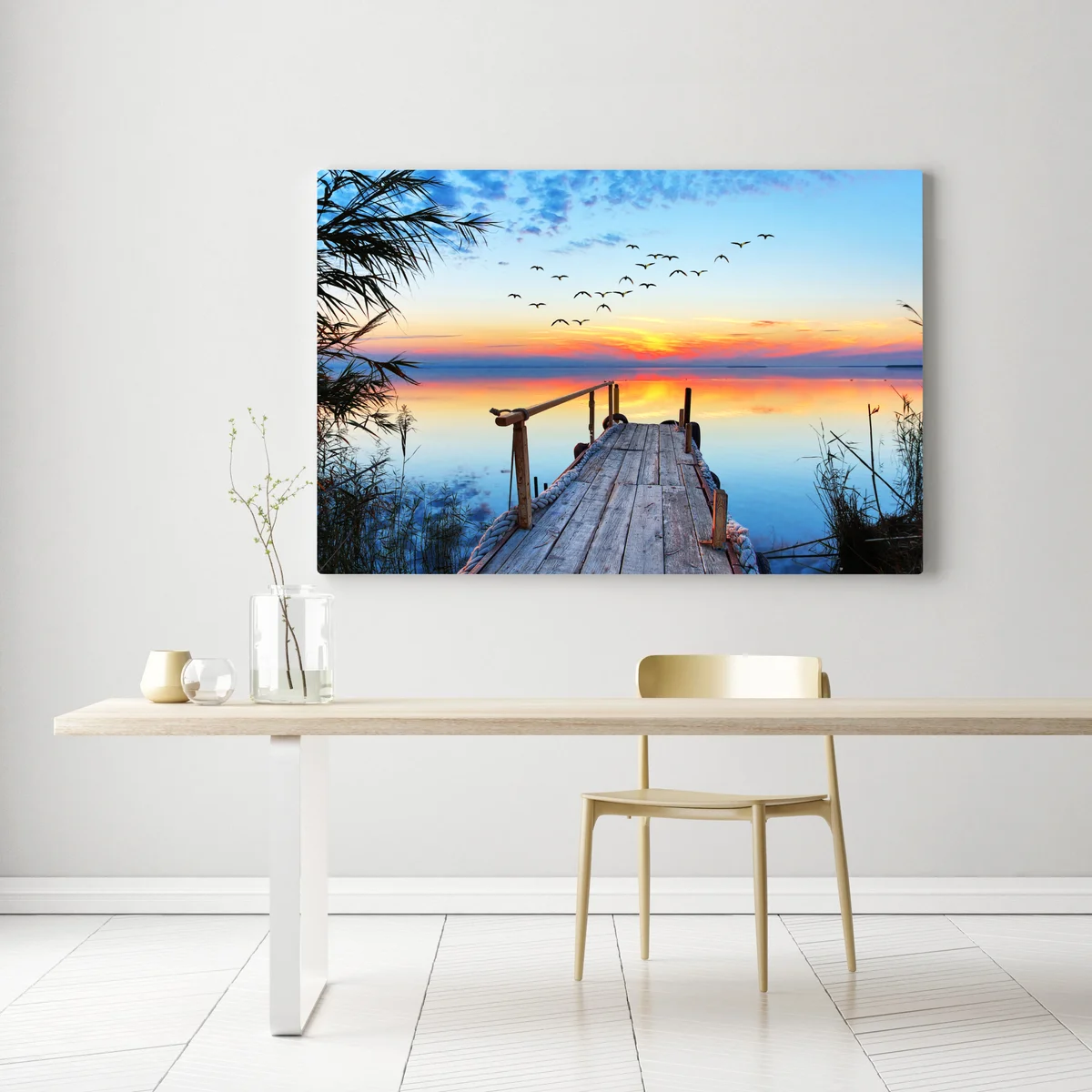 Leinwandbild steg bei sonnenuntergang über ruhigem see Leinwandbild steg bei sonnenuntergang über ruhigem see