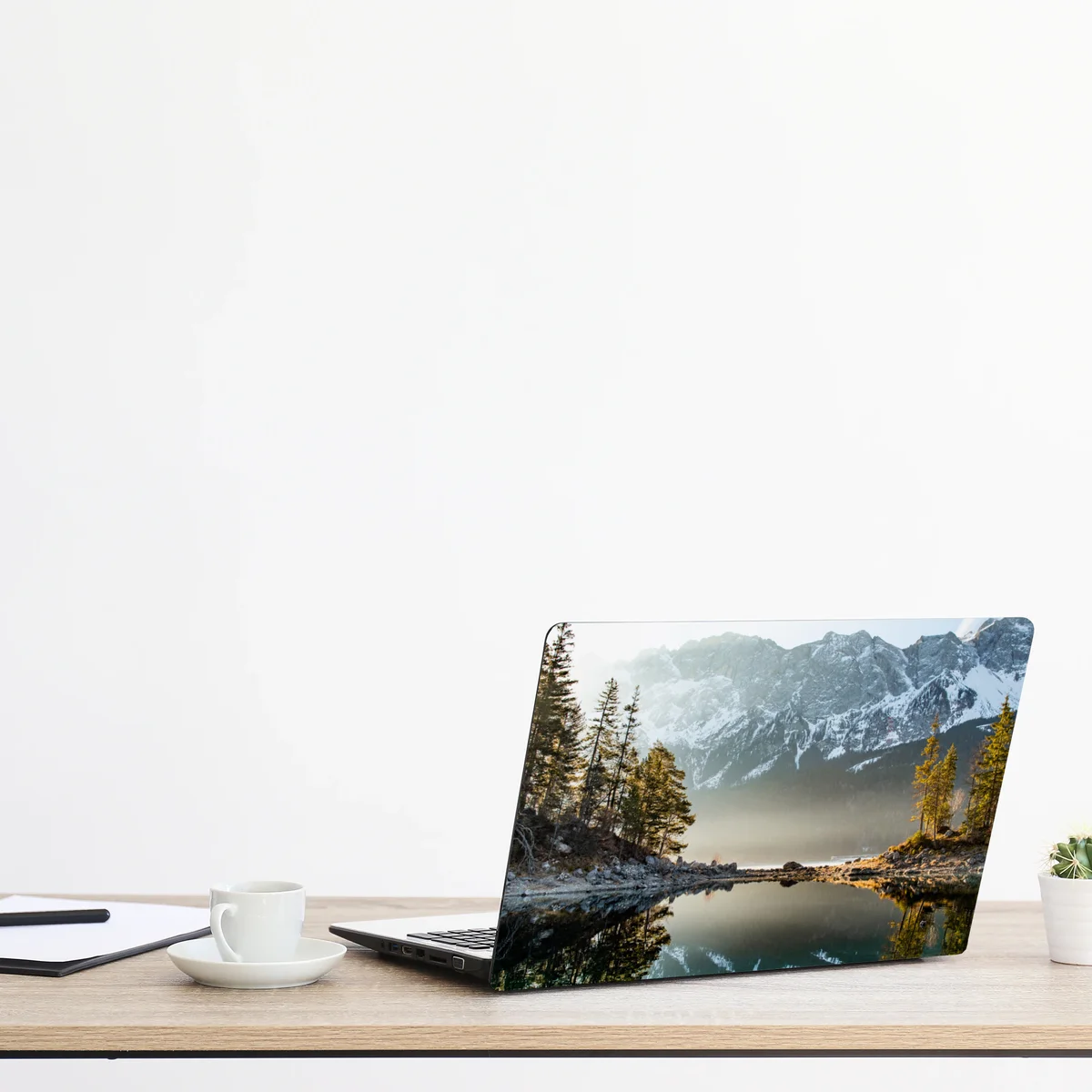 Laptop-Aufkleber bergsee spiegelung bei sonnenaufgang Laptop-Aufkleber bergsee spiegelung bei sonnenaufgang