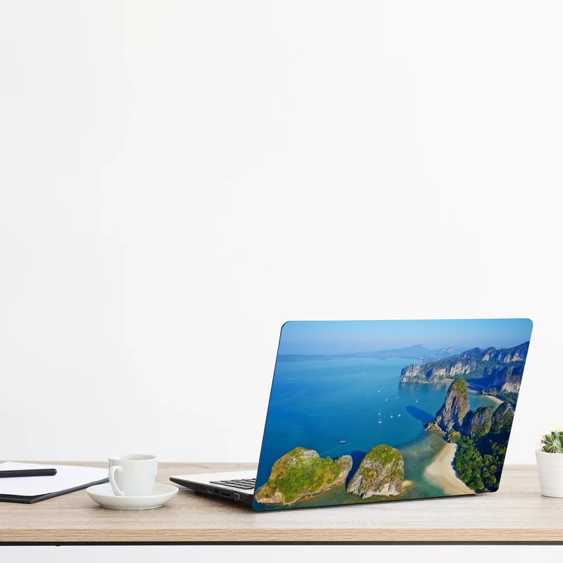 Naklejka na laptopa lazurowe wyspy i klify nad brzegiem morza