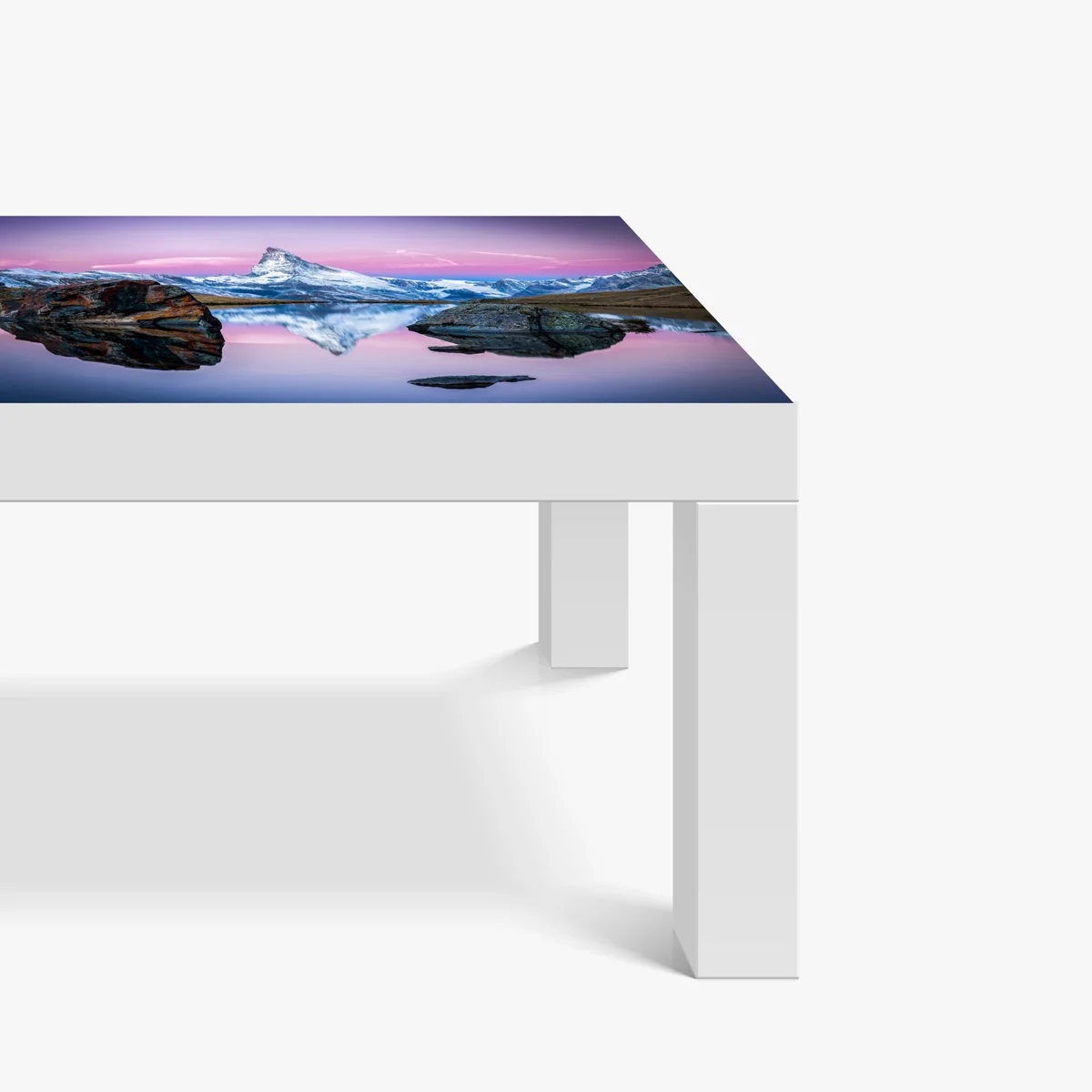 Tischaufkleber und Schreibtischaufkleber majestätischer alpenberg gespiegelt im ruhigen see Tischaufkleber und Schreibtischaufkleber majestätischer alpenberg gespiegelt im ruhigen see