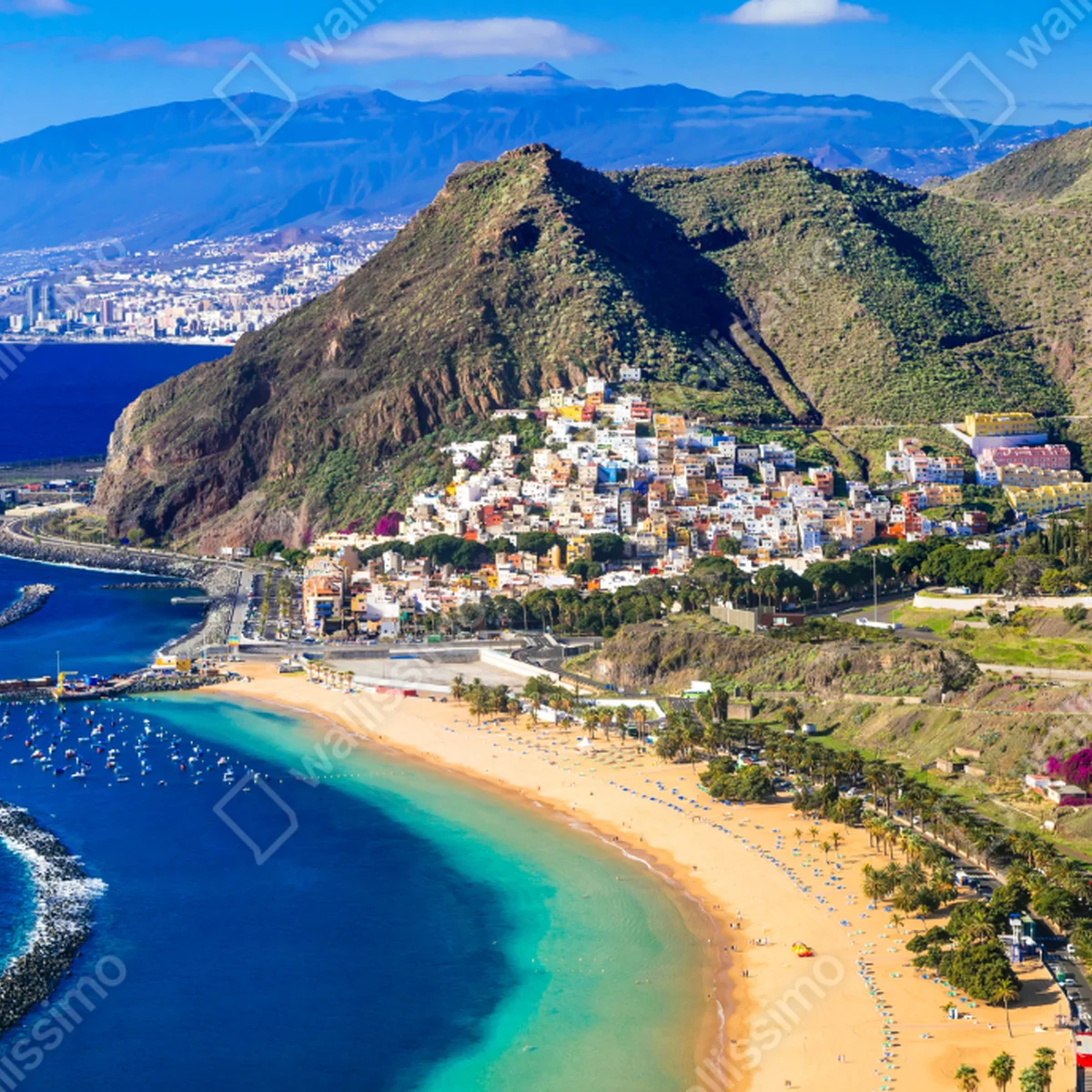 Fototapete sonnige bucht mit türkisblauem wasser Fototapete sonnige bucht mit türkisblauem wasser