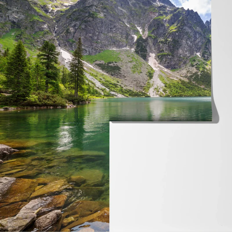 Fototapeta spokojne szmaragdowe jezioro górskie ze skalistymi szczytami Fototapeta spokojne szmaragdowe jezioro górskie ze skalistymi szczytami