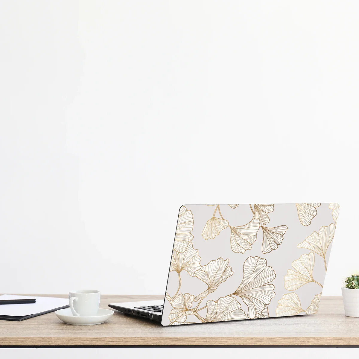 Laptop-Aufkleber feines goldenes ginkgo-blätter muster Laptop-Aufkleber feines goldenes ginkgo-blätter muster