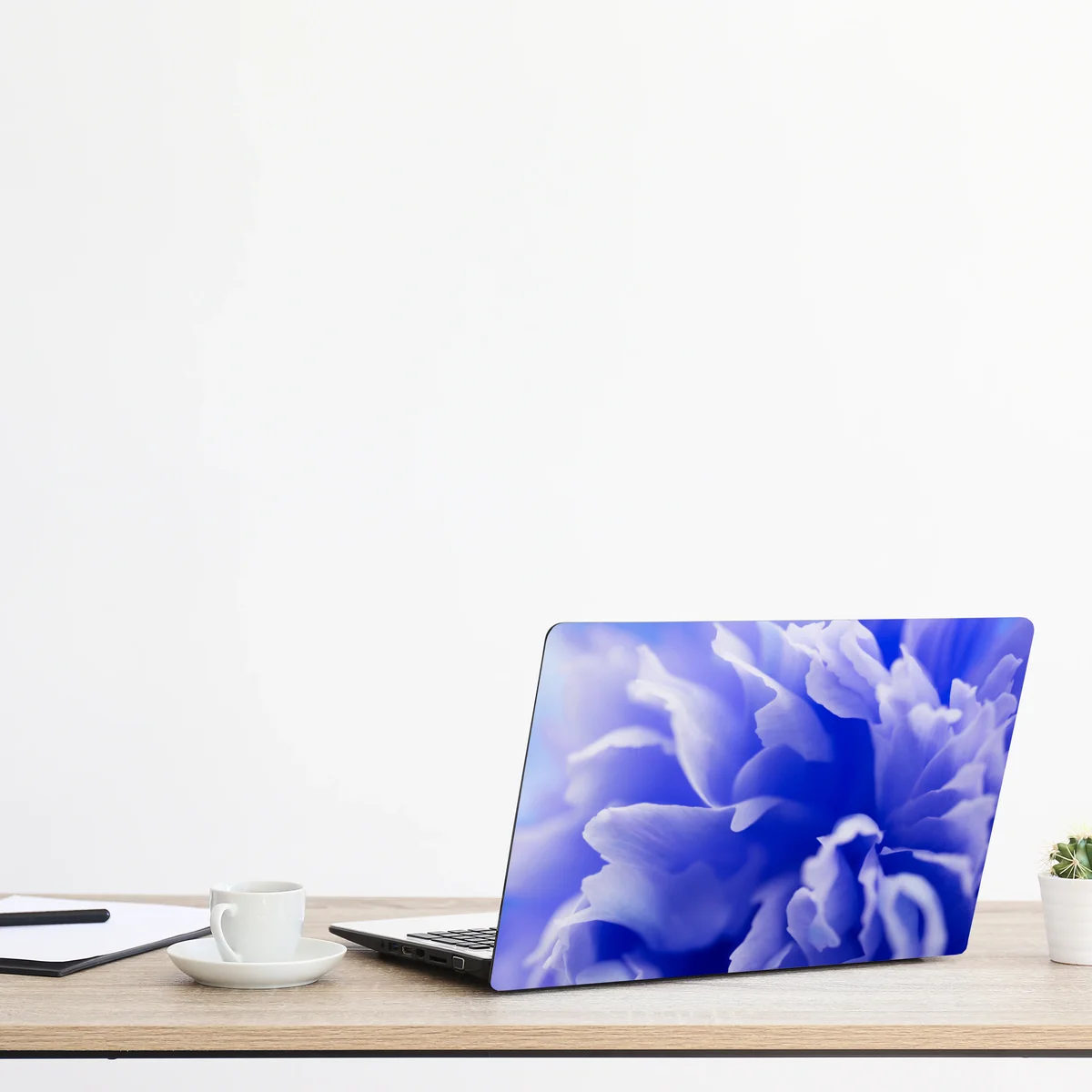 Laptop-Aufkleber sanfte blaue abstrakte blume nahaufnahme Laptop-Aufkleber sanfte blaue abstrakte blume nahaufnahme