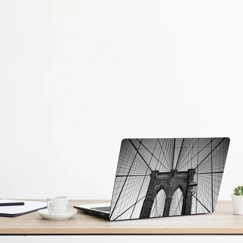 Laptop-Aufkleber symmetrische hängebrücke in schwarzweiß