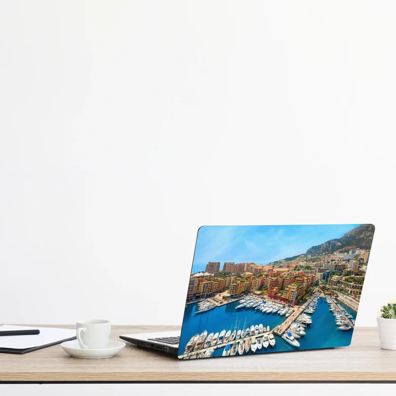 Naklejka na laptopa słoneczna marina i nadmorski krajobraz