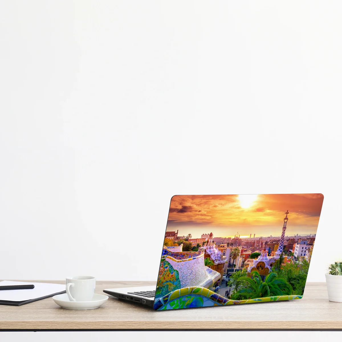 Laptop-Aufkleber sonnenuntergang über Park Güell in Barcelona Laptop-Aufkleber sonnenuntergang über Park Güell in Barcelona