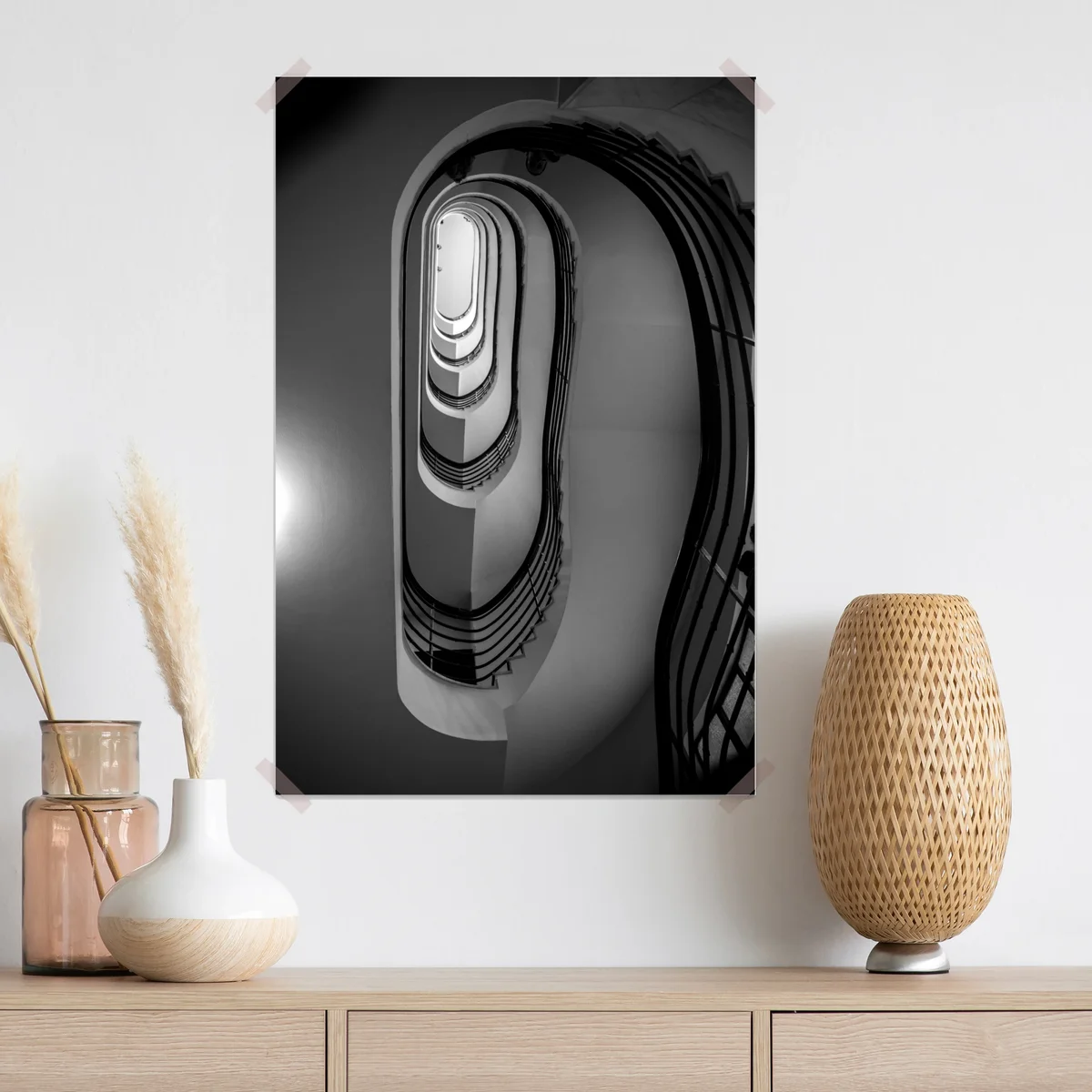 Poster spiraltreppe perspektive in schwarzweiß Poster spiraltreppe perspektive in schwarzweiß