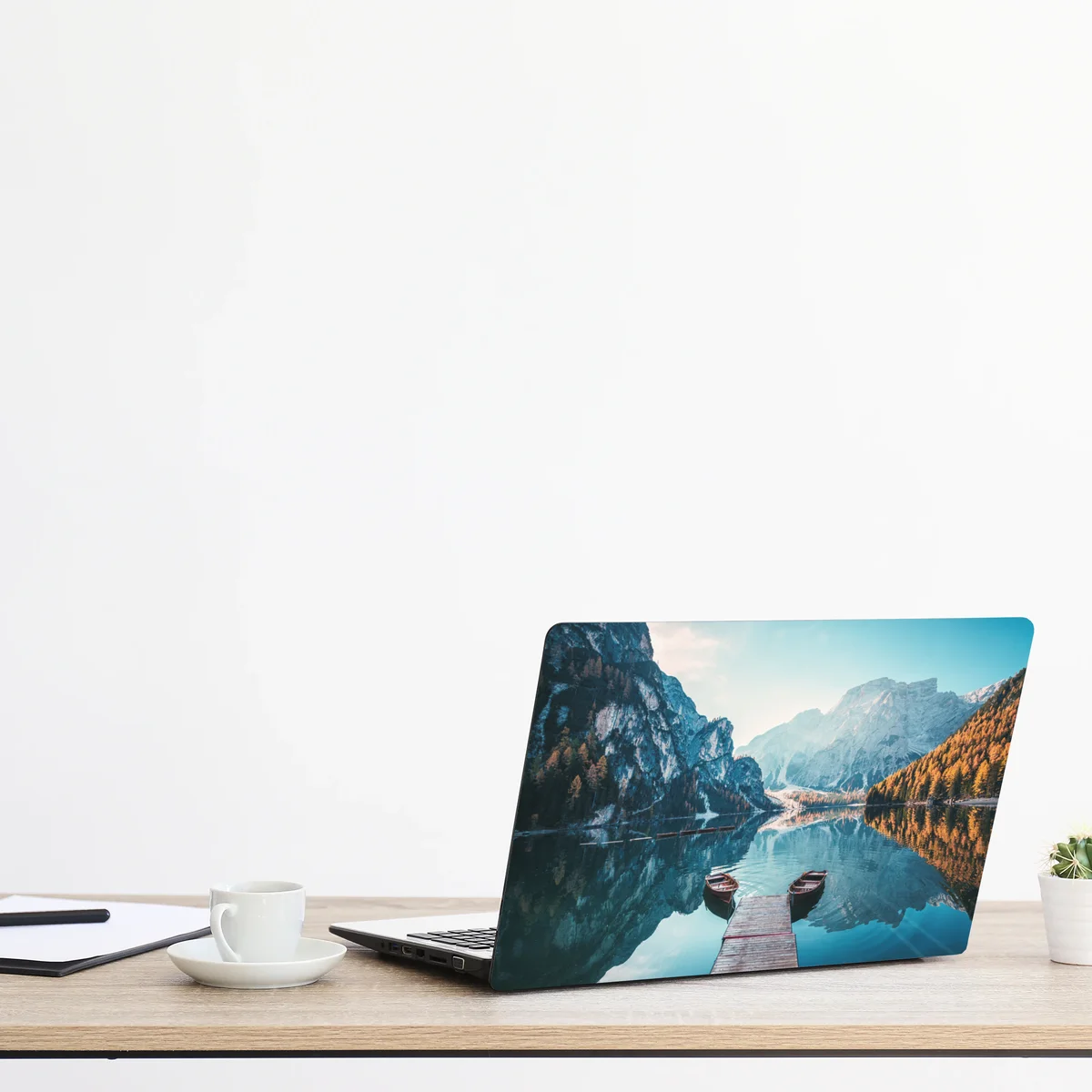 Laptop-Aufkleber ruhiger morgen am Pragser Wildsee, Dolomiten Laptop-Aufkleber ruhiger morgen am Pragser Wildsee, Dolomiten