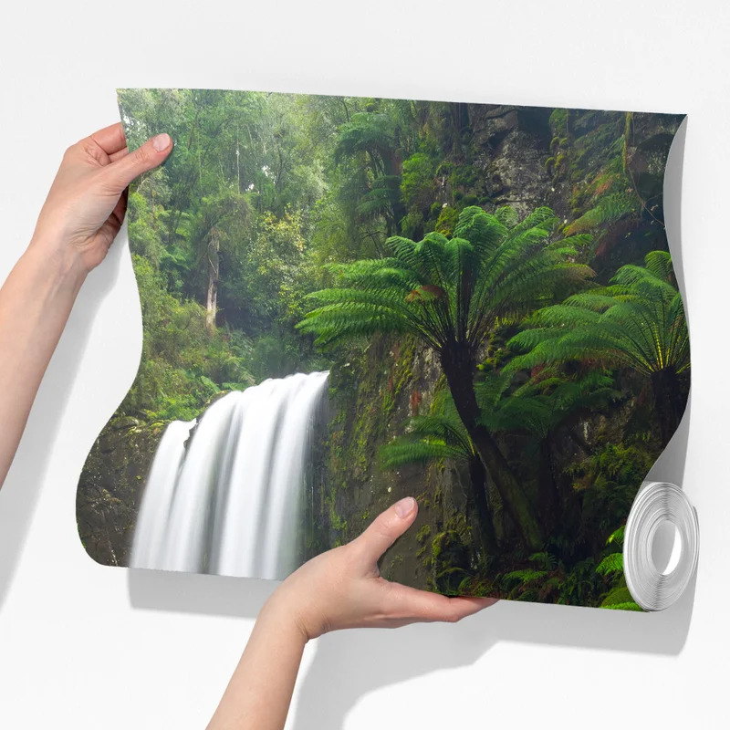 Fototapete üppiger wasserfall im farnwald Fototapete üppiger wasserfall im farnwald