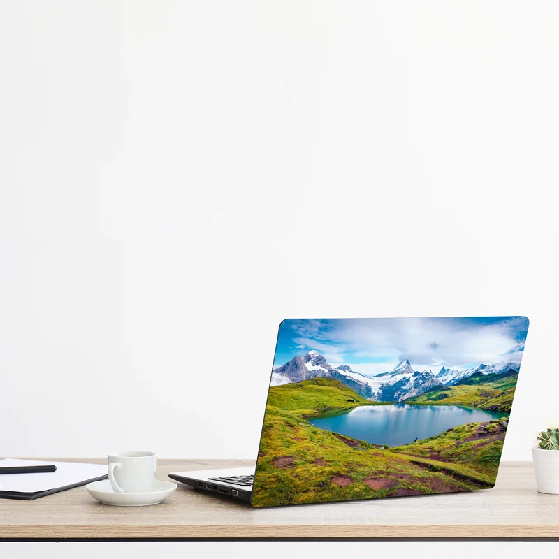 Laptop-Aufkleber ruhiger morgen am Bachalpsee, Schweiz