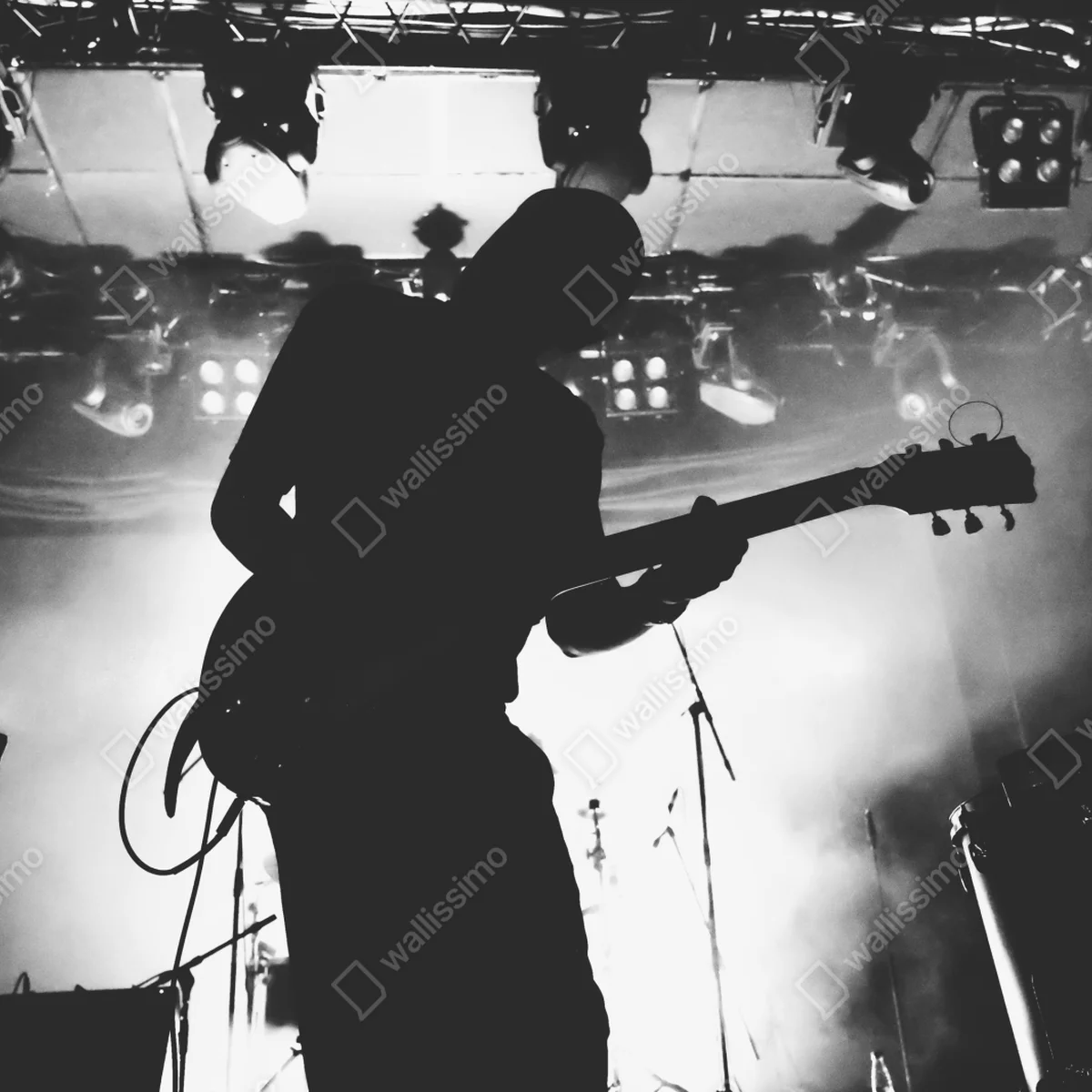 Türaufkleber gitaristensilhouette bei einem live-konzert Türaufkleber gitaristensilhouette bei einem live-konzert