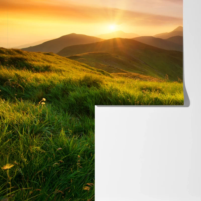 Fototapete sonnenaufgang über dem smaragdgrünen bergtal Fototapete sonnenaufgang über dem smaragdgrünen bergtal