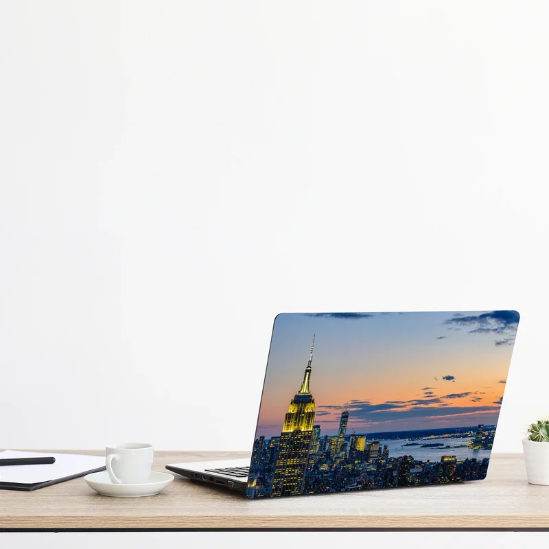 Laptop-Aufkleber New York skyline bei dämmerung