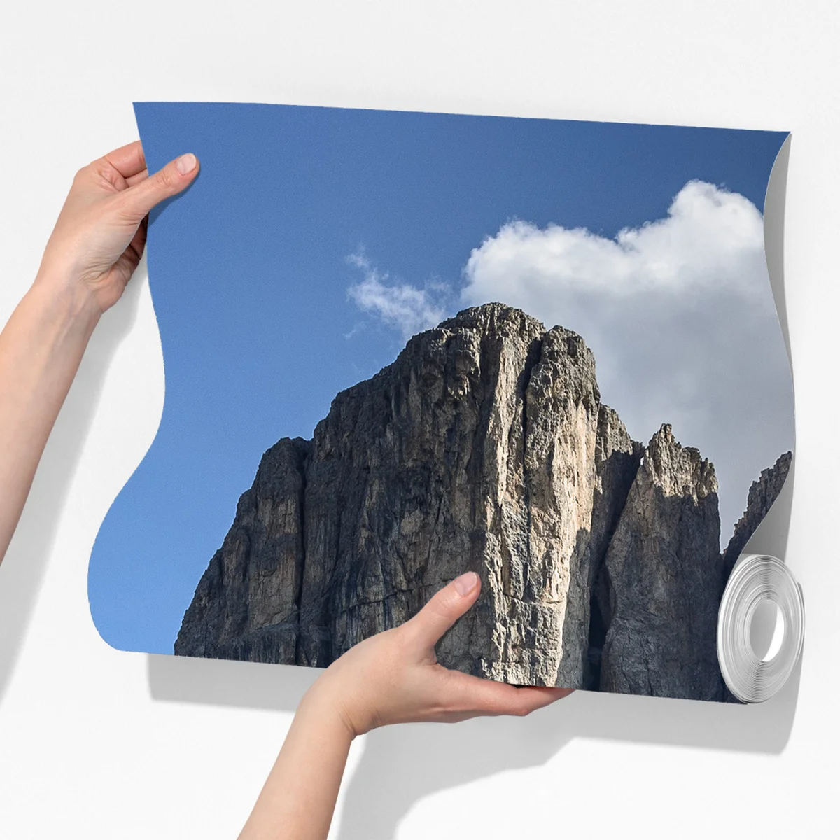 Fototapete majestätische gipfel über grünen hügeln Fototapete majestätische gipfel über grünen hügeln