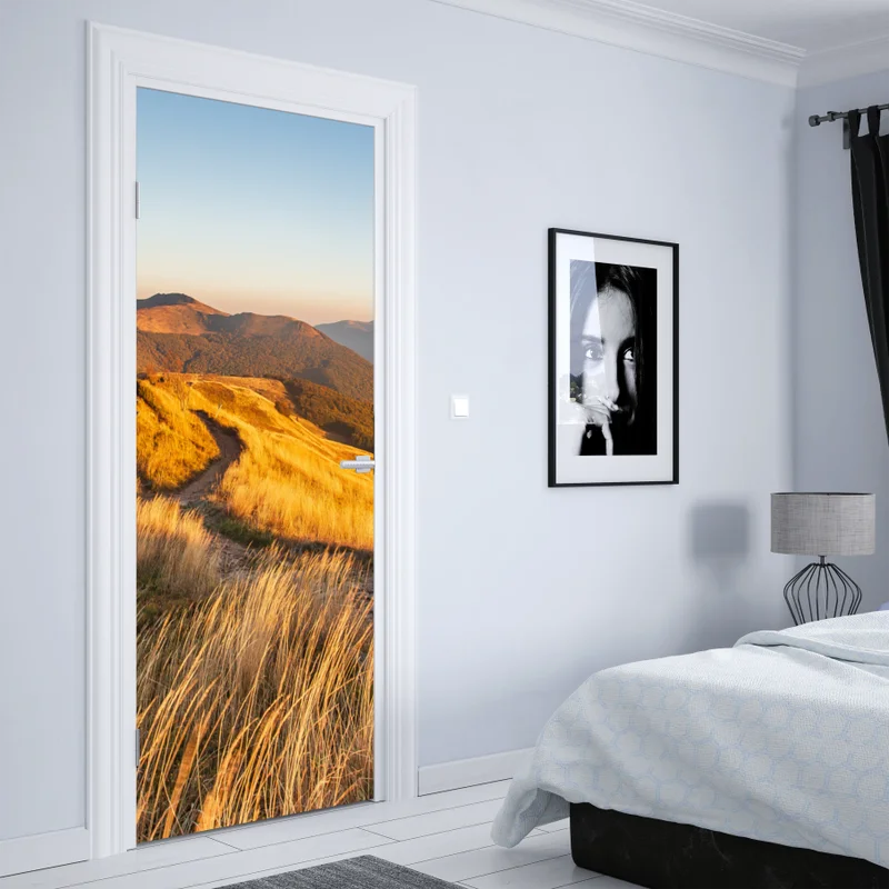 Türaufkleber goldener bergkamm im sonnenuntergang