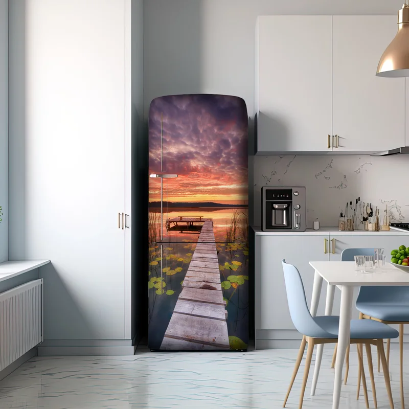 Kühlschrankaufkleber sonnenaufgang über ruhigem see mit steg