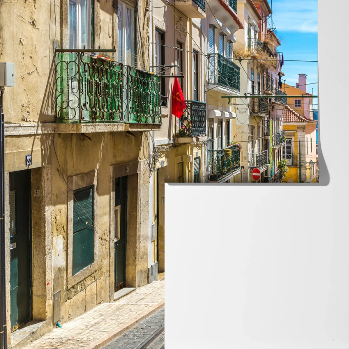 Fototapete alte straße in Lissabon an einem sommerlichen tag Fototapete alte straße in Lissabon an einem sommerlichen tag