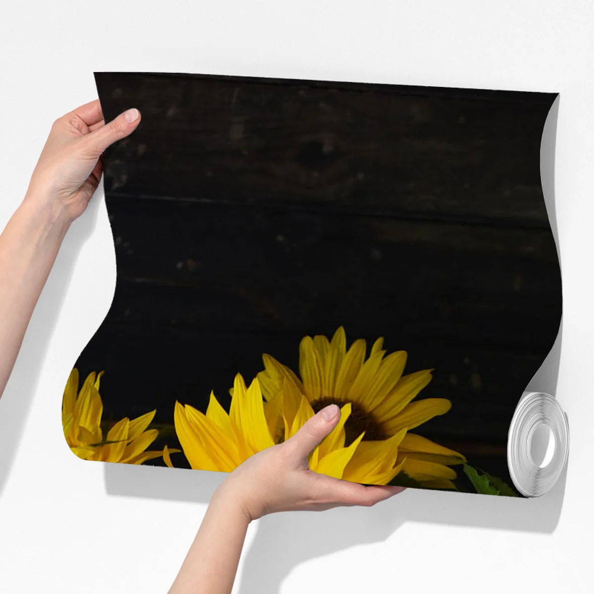 Fototapete leuchtender sonnenblumenstrauß auf vintage-hocker Fototapete leuchtender sonnenblumenstrauß auf vintage-hocker