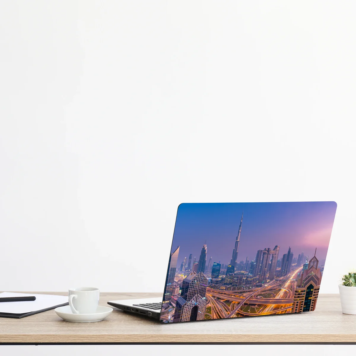 Laptop-Aufkleber panoramablick auf Dubai bei dämmerung Laptop-Aufkleber panoramablick auf Dubai bei dämmerung