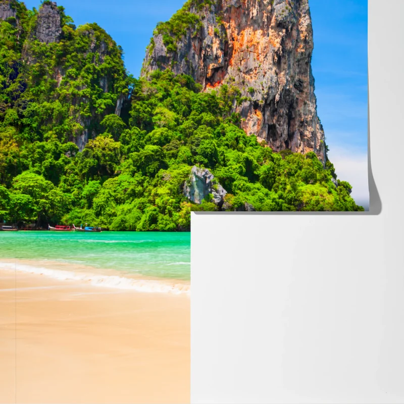 Fototapete tropischer strand mit traditionellen booten in Thailand Fototapete tropischer strand mit traditionellen booten in Thailand