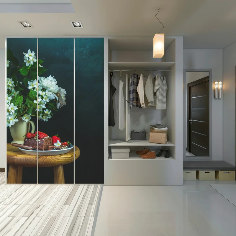 Schrankaufkleber schokoladenrolle mit erdbeeren und weißen blüten Schrankaufkleber schokoladenrolle mit erdbeeren und weißen blüten