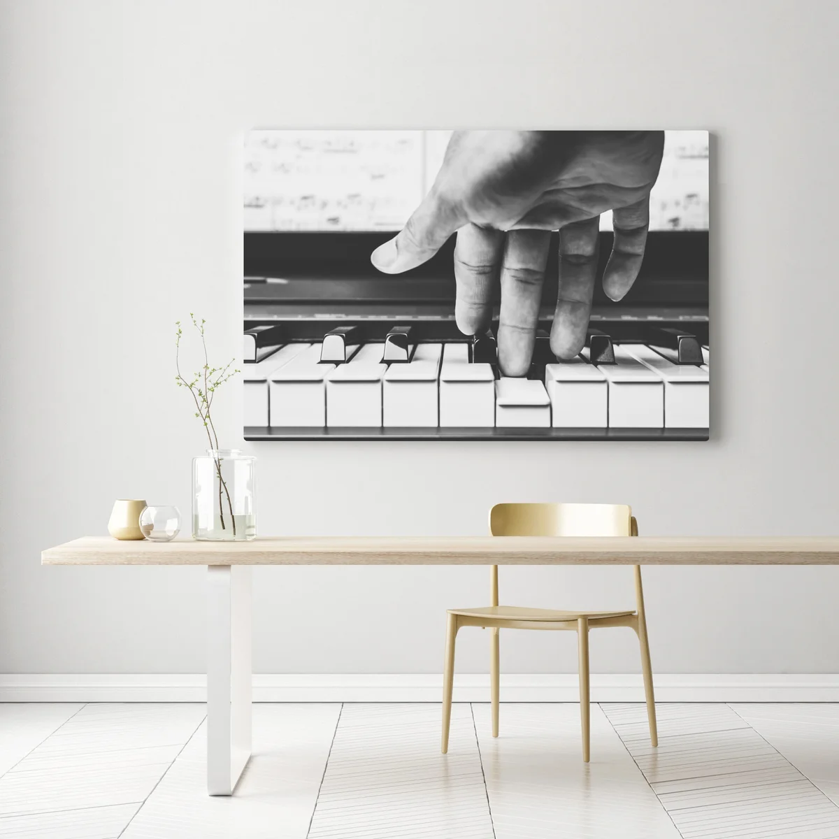 Leinwandbild hand auf klaviertasten Leinwandbild hand auf klaviertasten