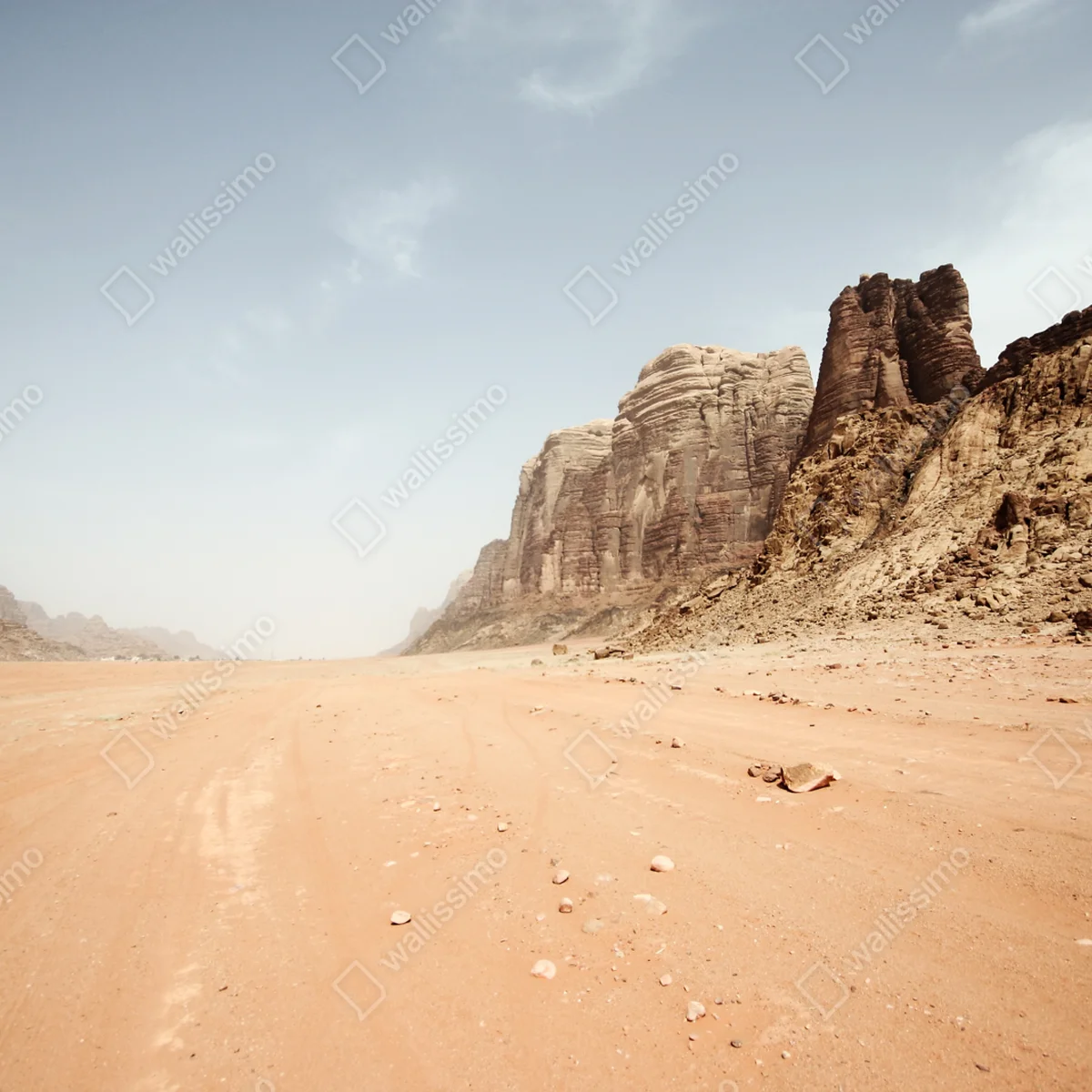 Fototapete weites wüstenpanorama in Wadi Rum, Jordanien Fototapete weites wüstenpanorama in Wadi Rum, Jordanien