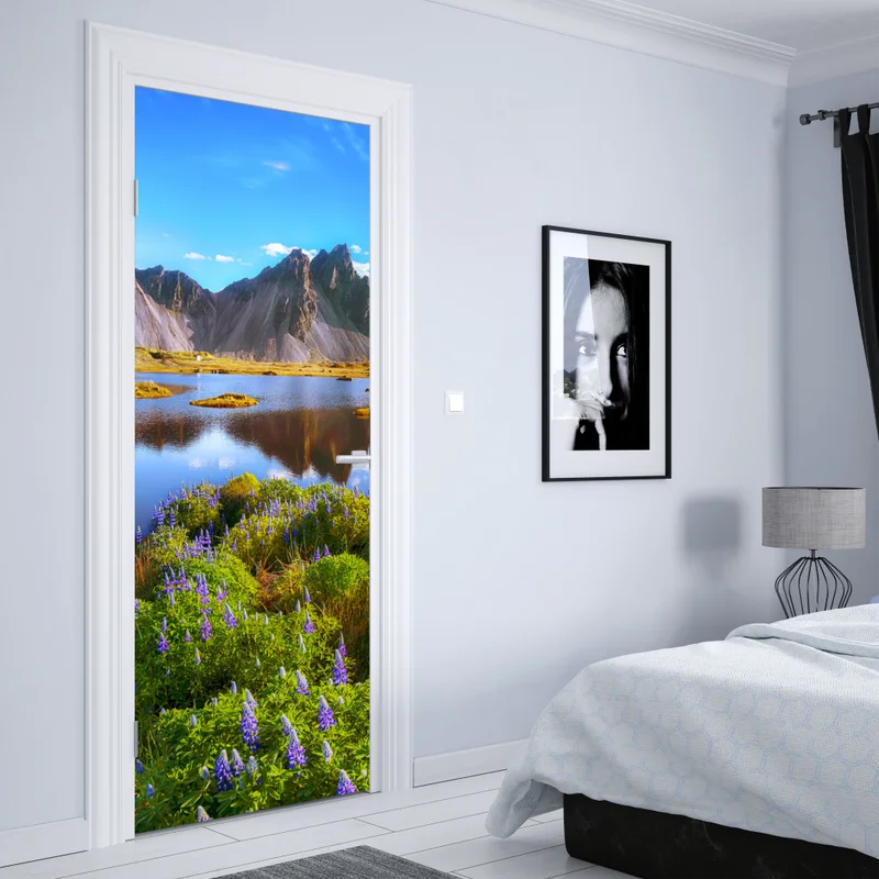 Türaufkleber lebendige lupinenwiesen bei Vestrahorn, Island