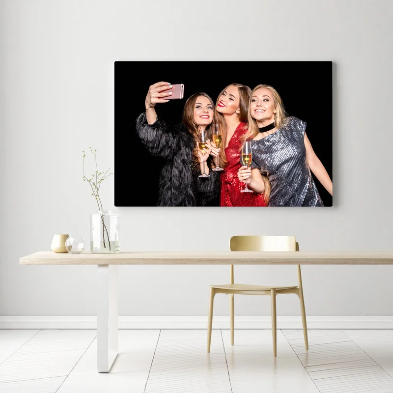 Leinwandbild stilvolle Frauen beim Selfie • Leinwandbilder bei Wallnifity® Leinwandbild stilvolle Frauen beim Selfie • Leinwandbilder bei Wallnifity®