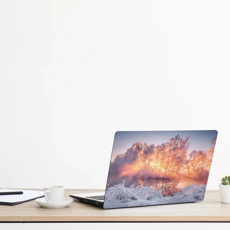 Laptop-Aufkleber winterlicher sonnenaufgang über zugefrorenem fluss