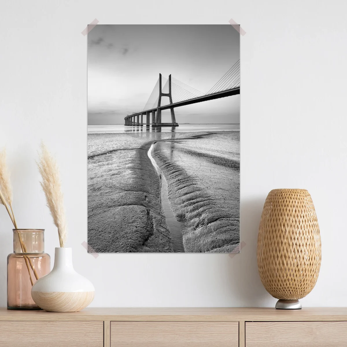 Poster minimalistische seilbrücke in monochrom Poster minimalistische seilbrücke in monochrom