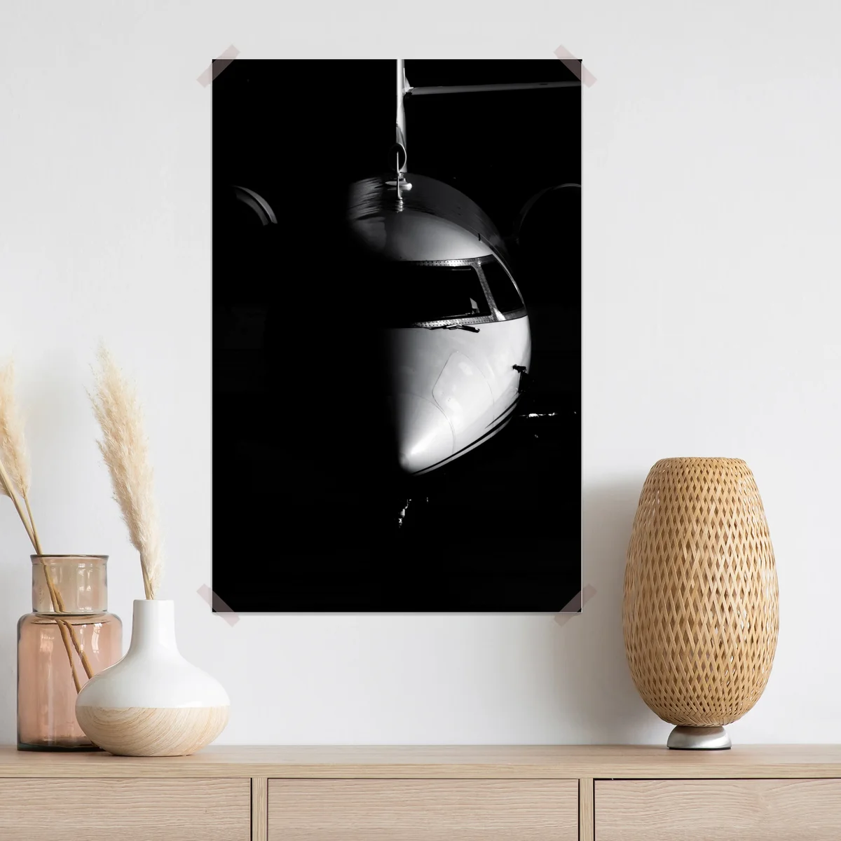 Poster monochromes porträt der flugzeugnase • Poster bei Wallnifity® Poster monochromes porträt der flugzeugnase • Poster bei Wallnifity®