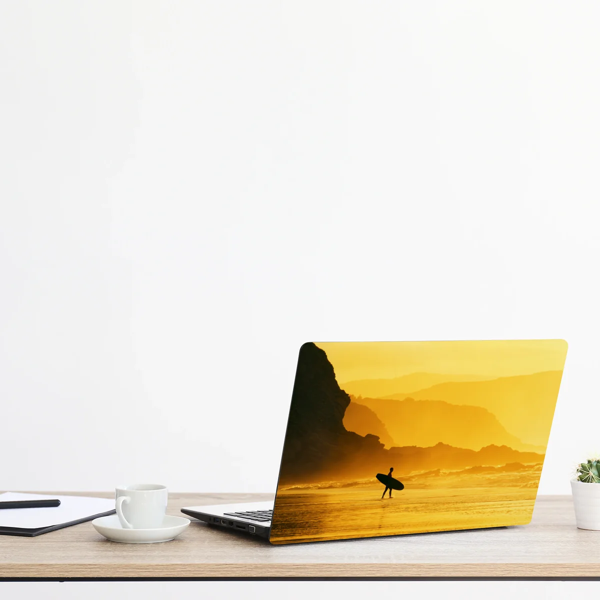 Laptop-Aufkleber surfer im goldenen sonnenuntergang Laptop-Aufkleber surfer im goldenen sonnenuntergang