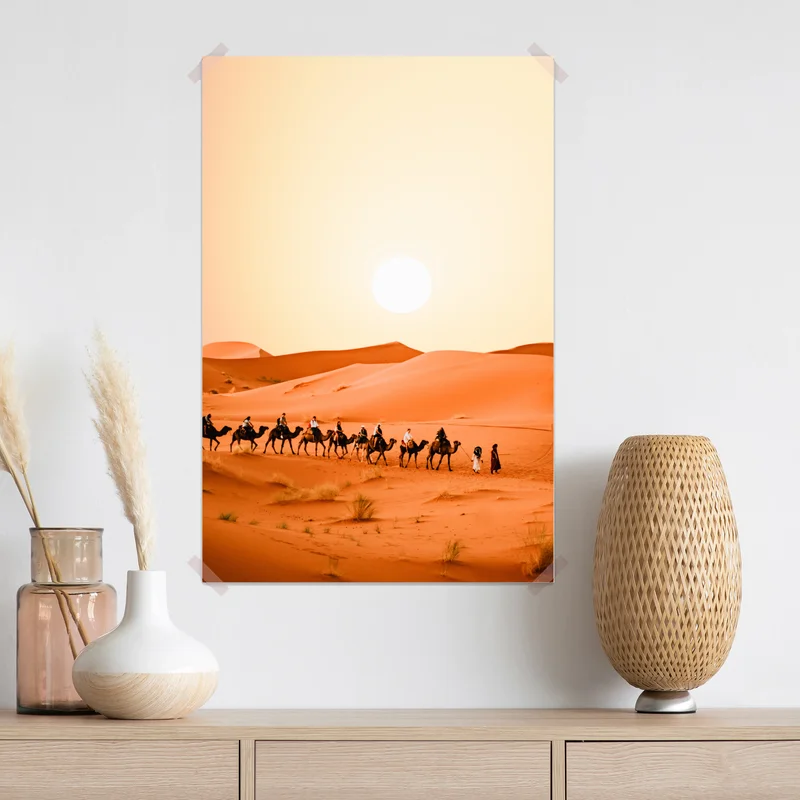 Poster karawane von kamelen in der wüste bei sonnenuntergang Poster karawane von kamelen in der wüste bei sonnenuntergang