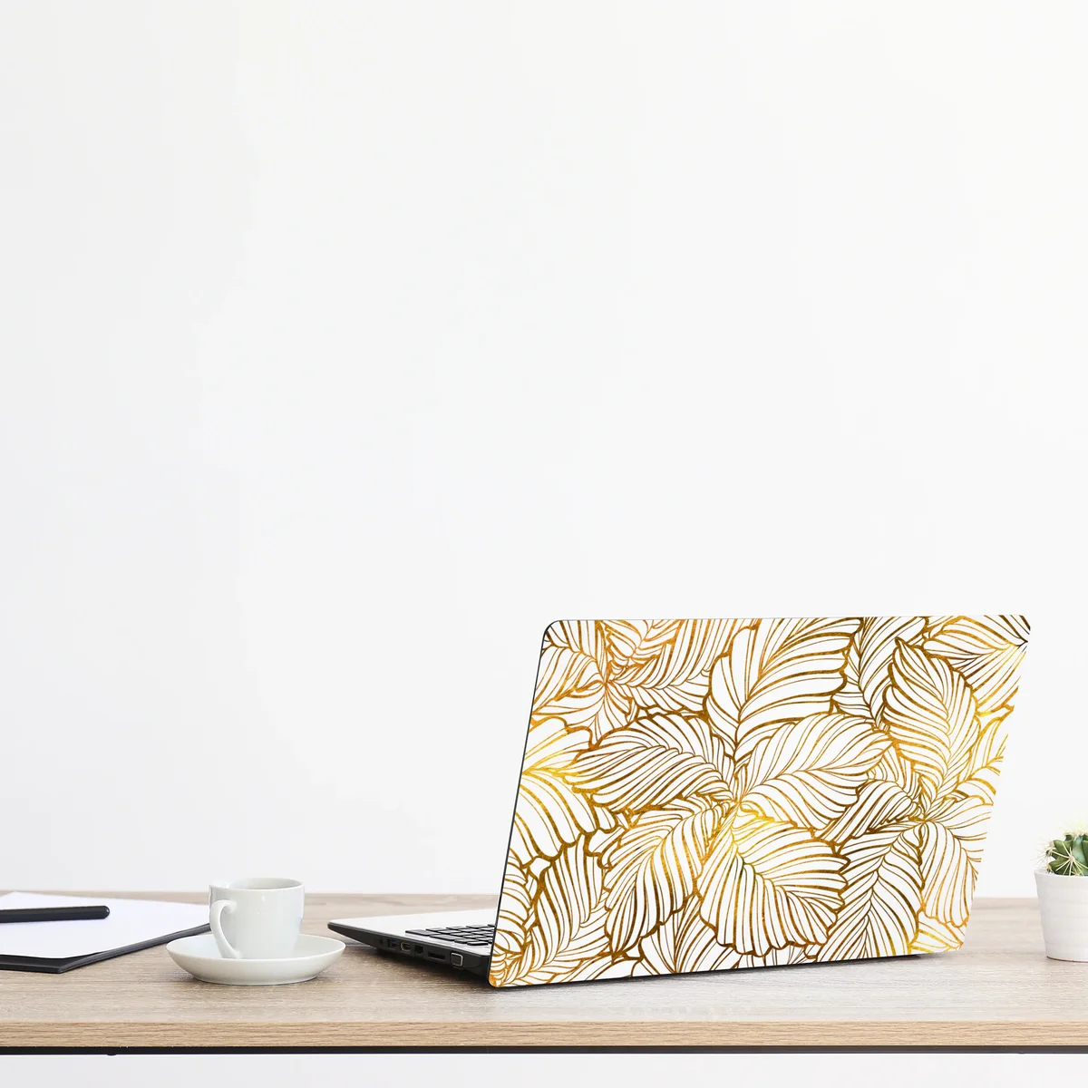 Naklejka na laptopa złote liście w stylu line art Naklejka na laptopa złote liście w stylu line art