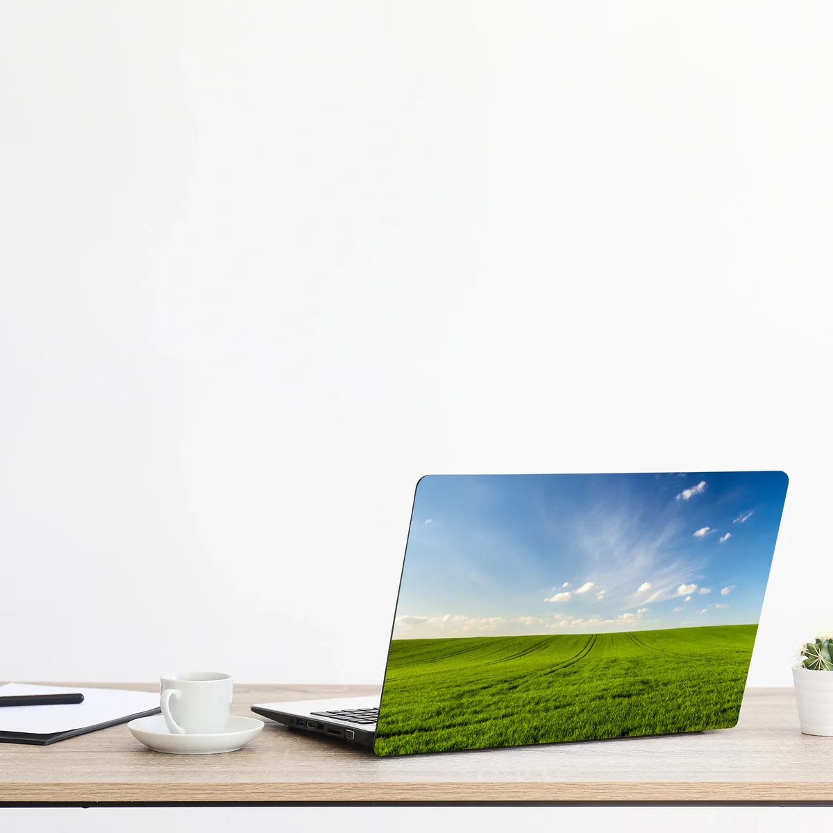 Laptop-Aufkleber frühlingsgrüne wiesenpanorama Laptop-Aufkleber frühlingsgrüne wiesenpanorama