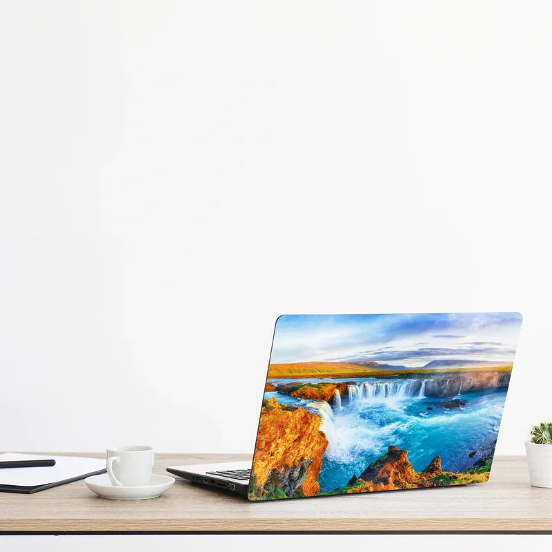 Naklejka na laptopa panorama wodospadu Godafoss o wschodzie słońca