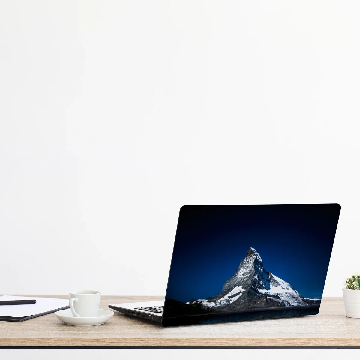 Naklejka na laptopa Matterhorn nocne odbicie Naklejka na laptopa Matterhorn nocne odbicie