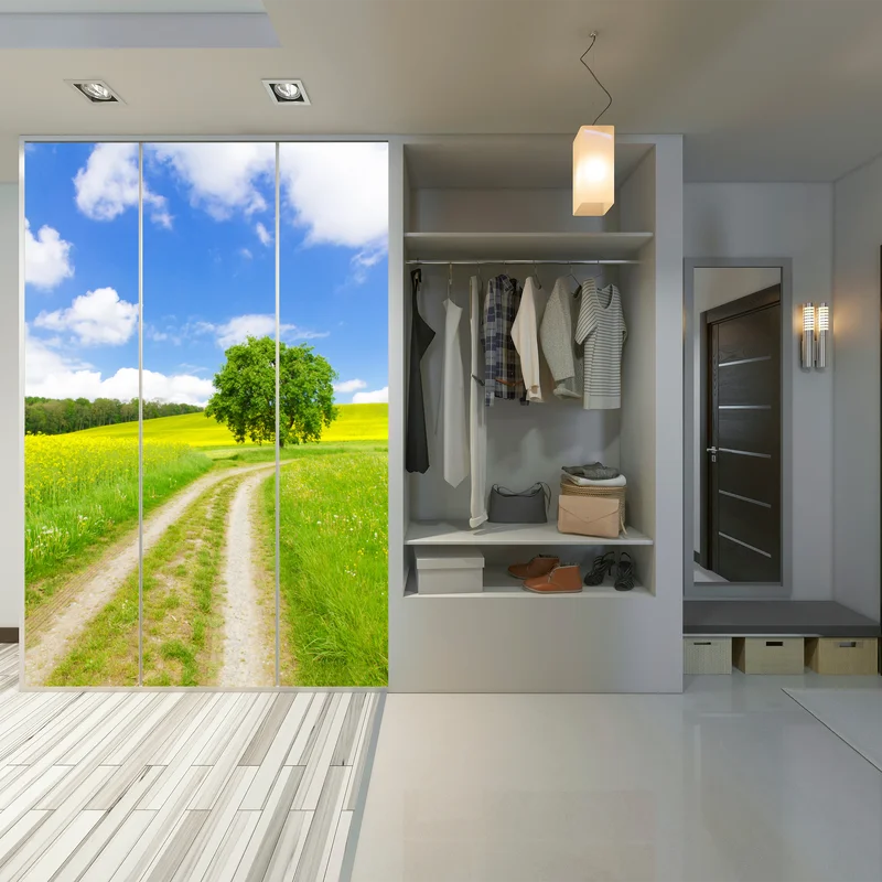 Schrankaufkleber sonniger feldweg mit einsamem baum Schrankaufkleber sonniger feldweg mit einsamem baum