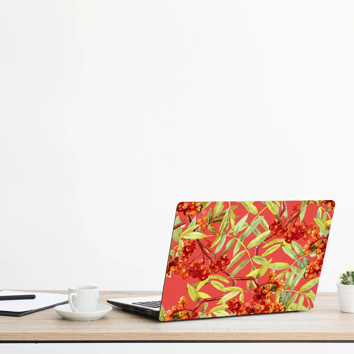 Naklejka na laptopa akwarelowy wzór jarzębiny Naklejka na laptopa akwarelowy wzór jarzębiny