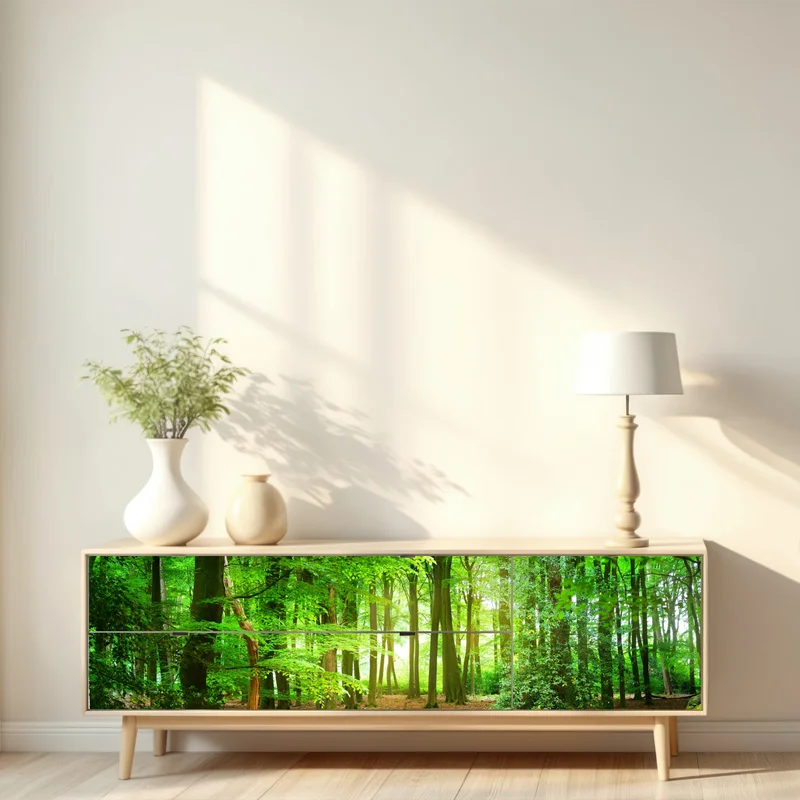 Repositionierbarer Aufkleber sonnendurchfluteter grüner wald