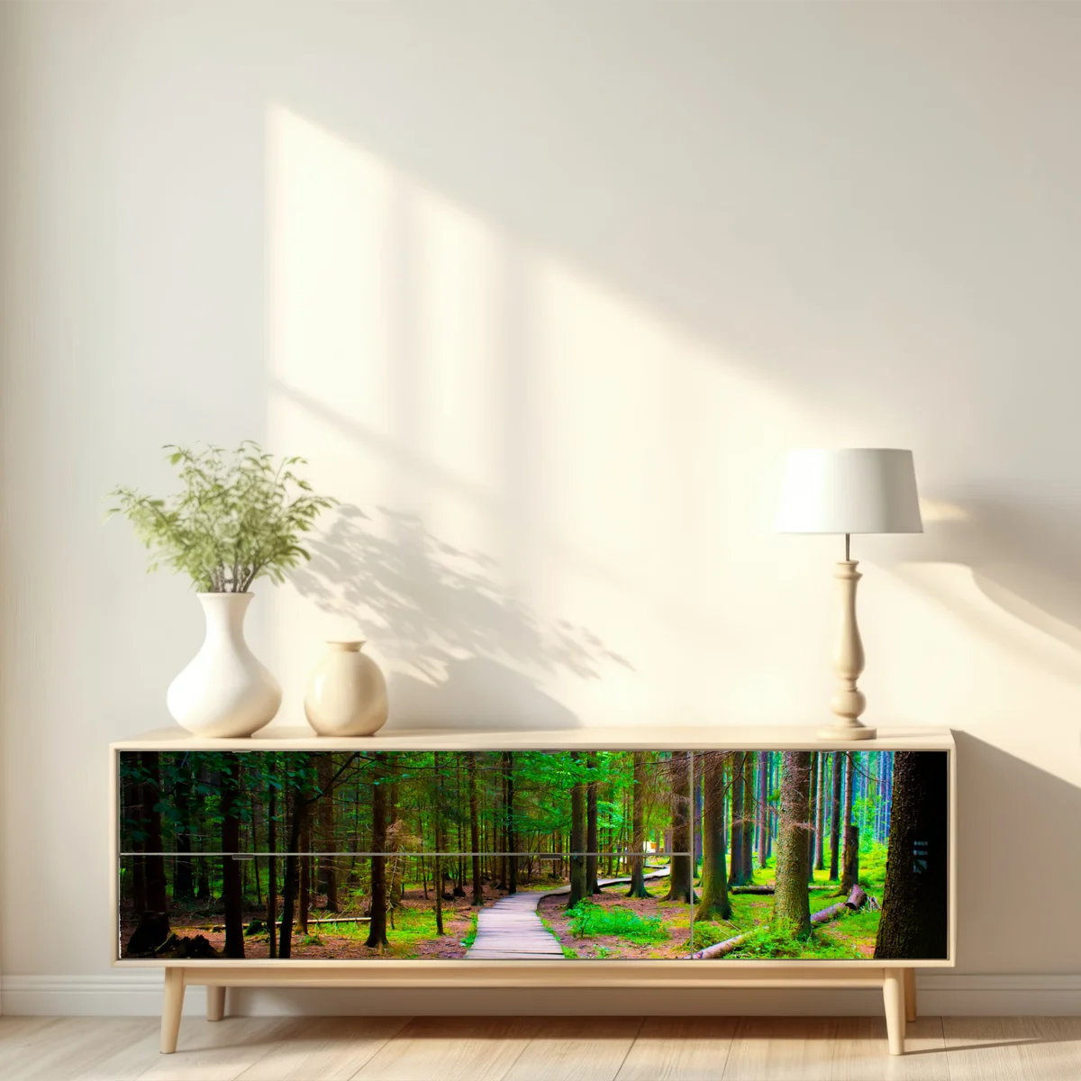 Repositionierbarer Aufkleber ruhiger waldsteg im grünen Repositionierbarer Aufkleber ruhiger waldsteg im grünen