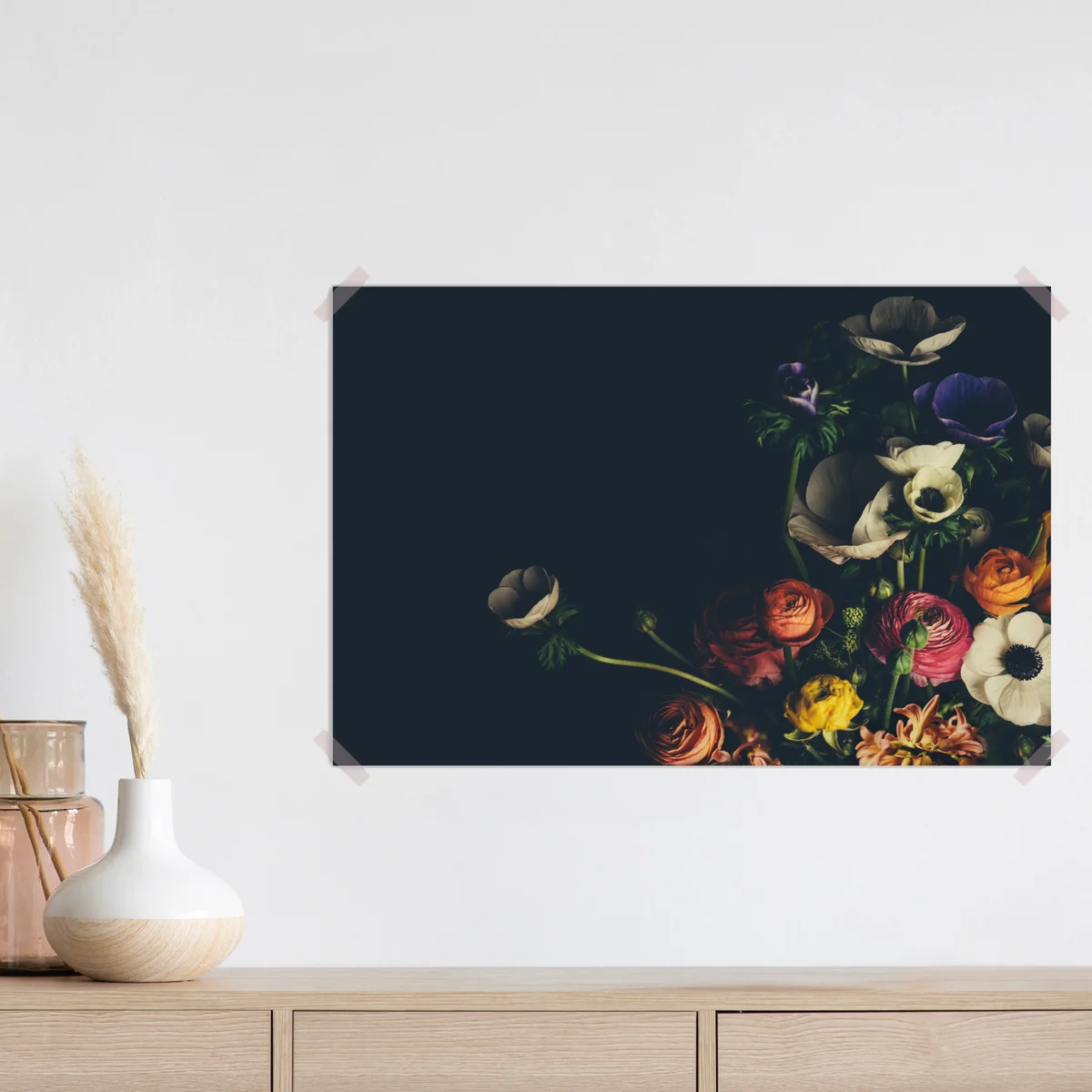 Poster stimmungsvoller blumenstrauß vor dunklem hintergrund • Poster bei Wallnifity® Poster stimmungsvoller blumenstrauß vor dunklem hintergrund • Poster bei Wallnifity®