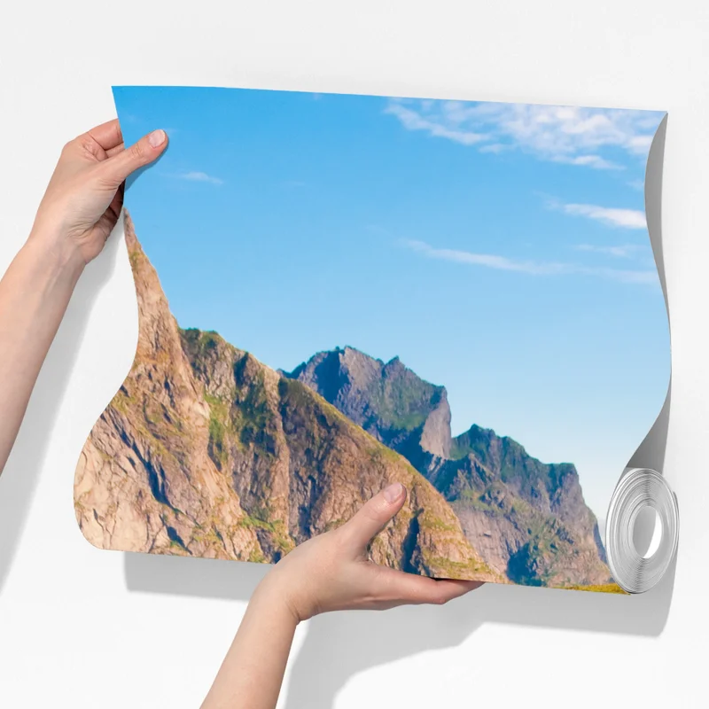 Fototapete ruhiges fjorddorf mit bergen und spiegelungen Fototapete ruhiges fjorddorf mit bergen und spiegelungen