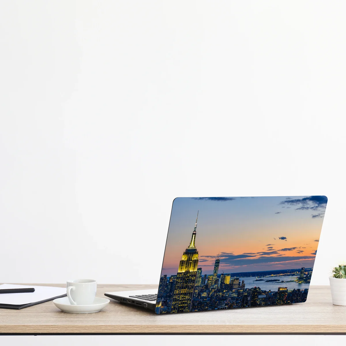 Laptop-Aufkleber New York skyline bei dämmerung Laptop-Aufkleber New York skyline bei dämmerung